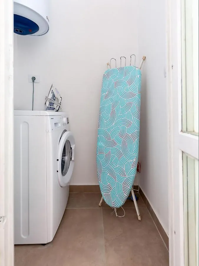 Amoroso Apartment 200M From Sea Poreč