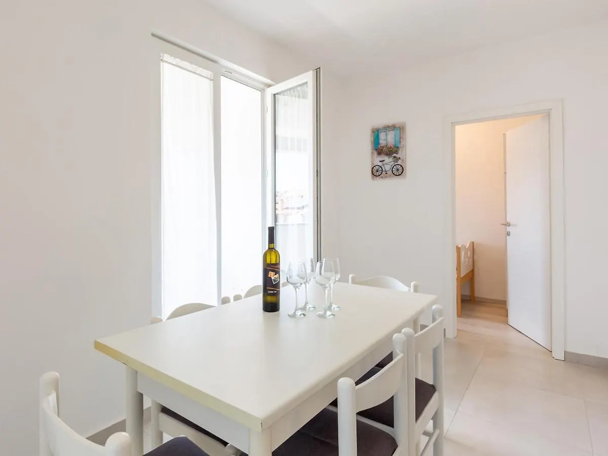 Amoroso Apartment 200M From Sea Porec