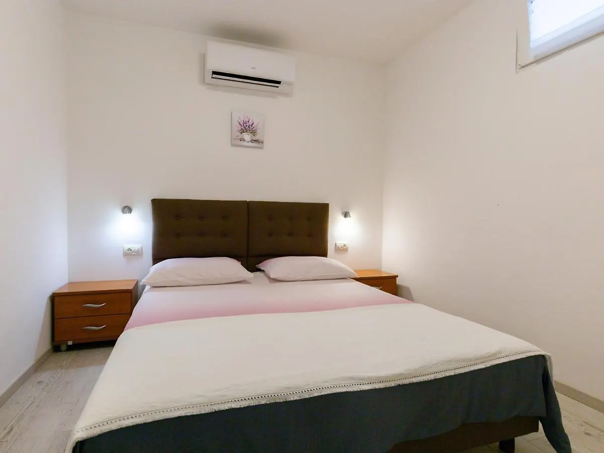 Amoroso Apartment 200M From Sea Porec