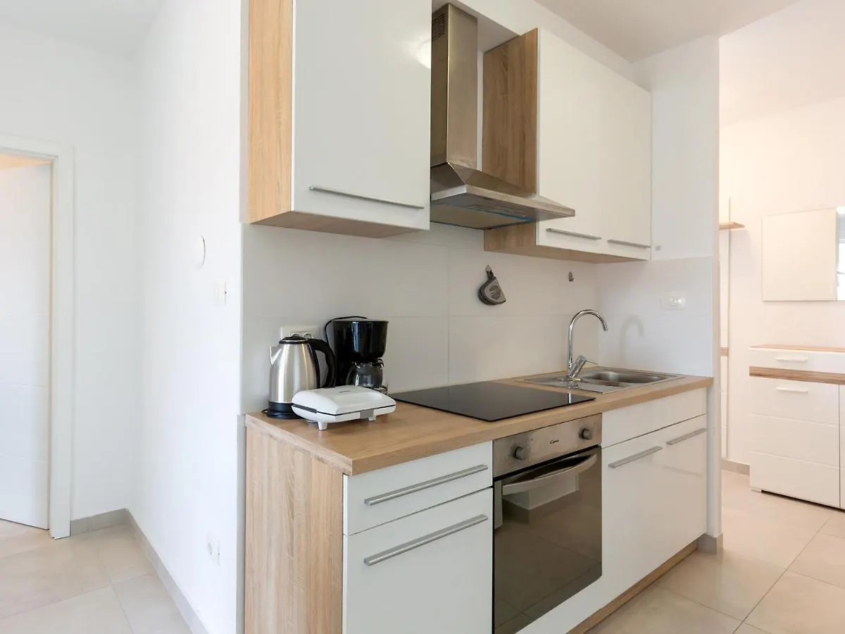 Amoroso Apartment 200M From Sea Porec