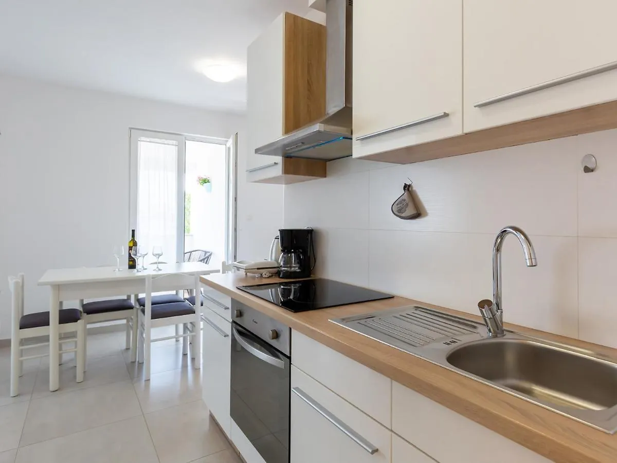 Amoroso Apartment 200M From Sea Porec
