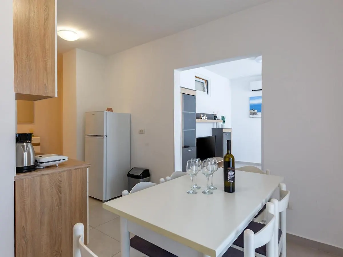 Amoroso Apartment 200M From Sea Porec 0*,