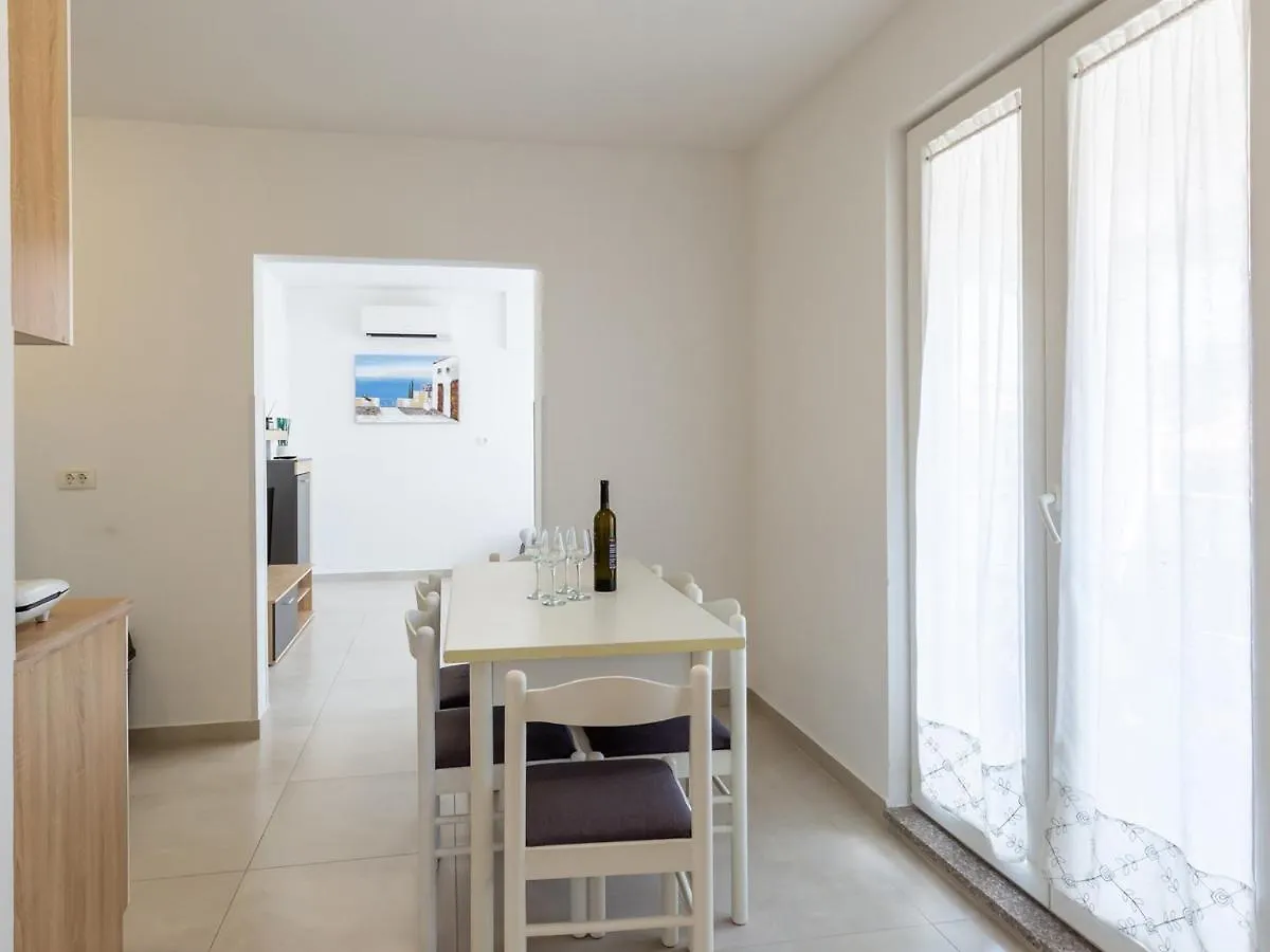 Amoroso Apartment 200M From Sea Porec