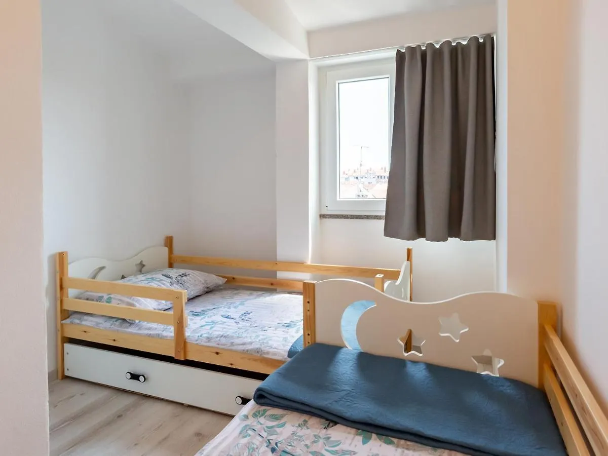 Amoroso Apartment 200M From Sea Porec