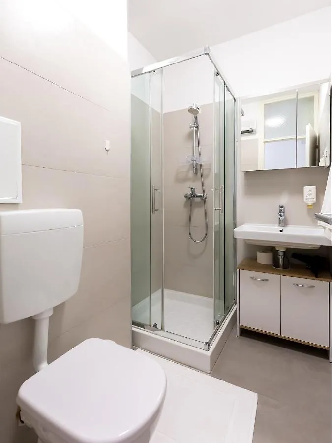 Amoroso Apartment 200M From Sea Porec Croatia