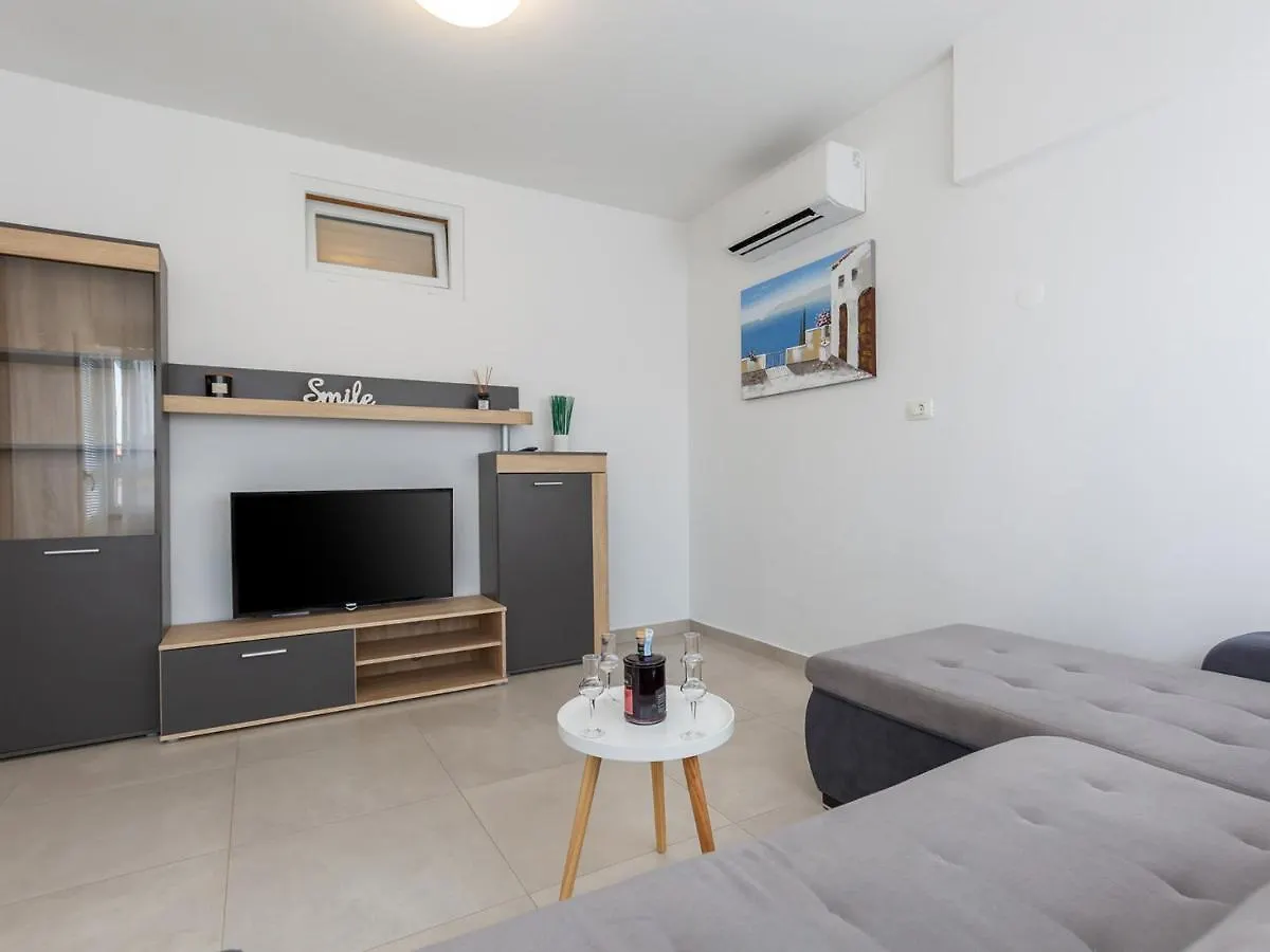 Amoroso Apartment 200M From Sea Porec