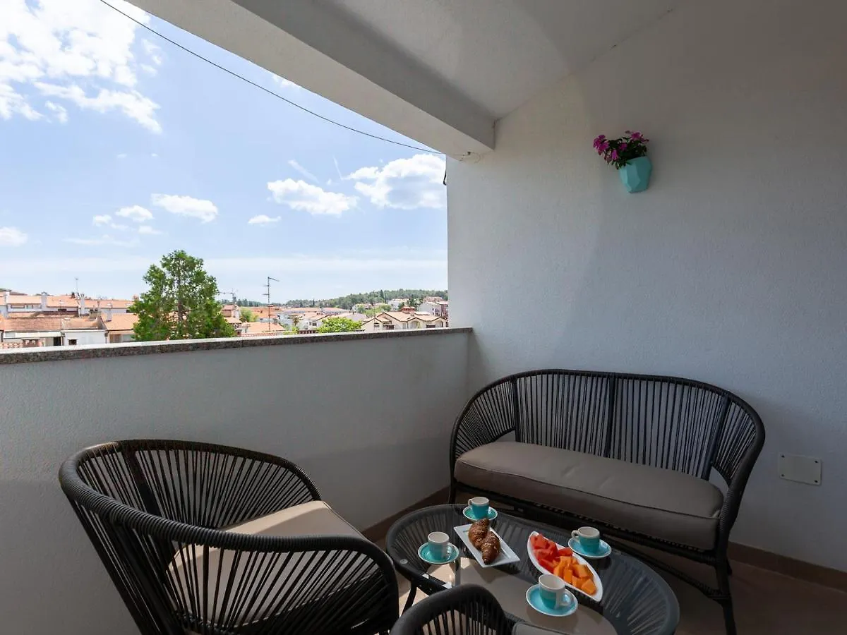 Amoroso Apartment 200M From Sea Porec
