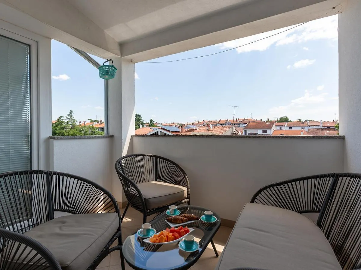 Amoroso Apartment 200M From Sea Porec 0*,